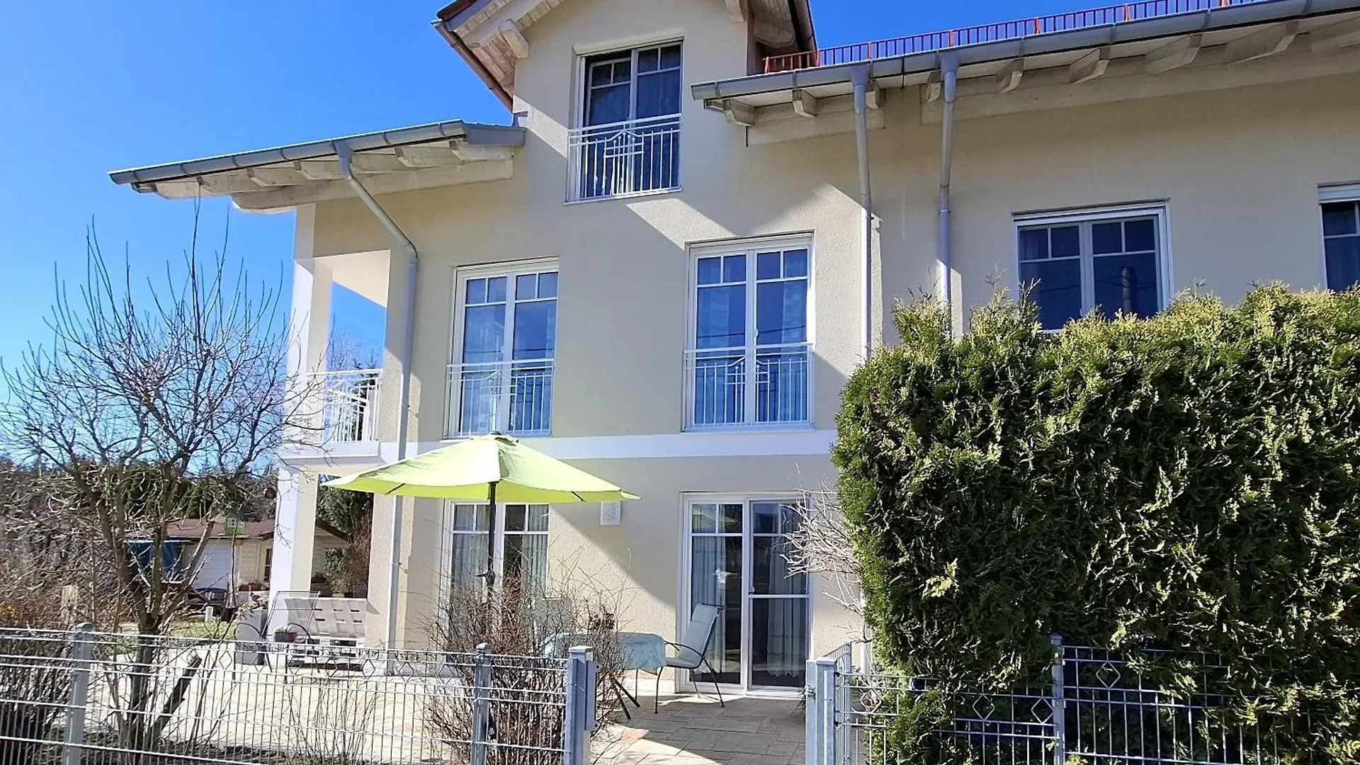 Apartment Alpencitynahe Ferienwohnung Brunnthal