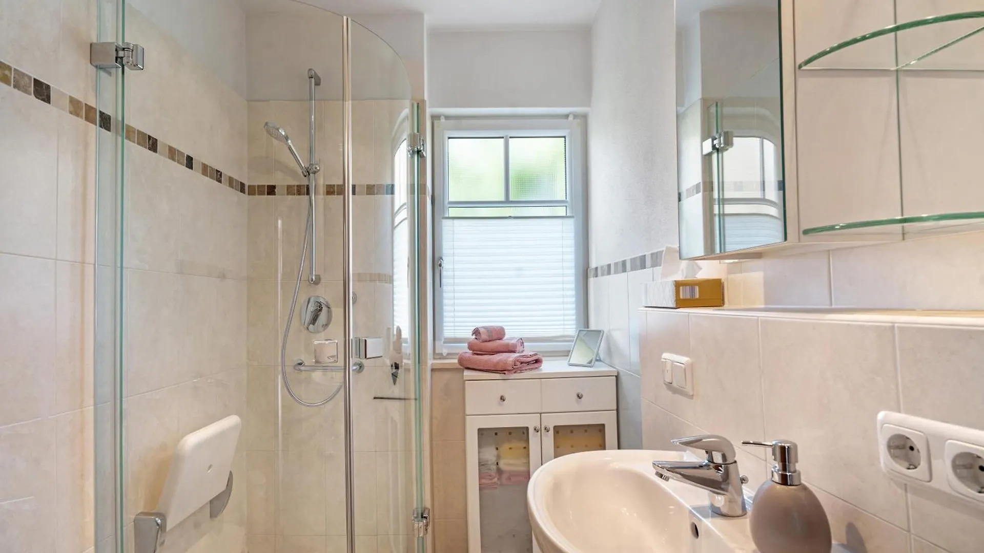 Apartment Alpencitynahe Ferienwohnung Brunnthal