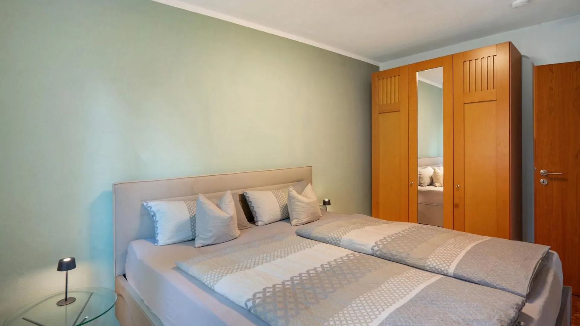 Apartment Alpencitynahe Ferienwohnung Brunnthal Germany